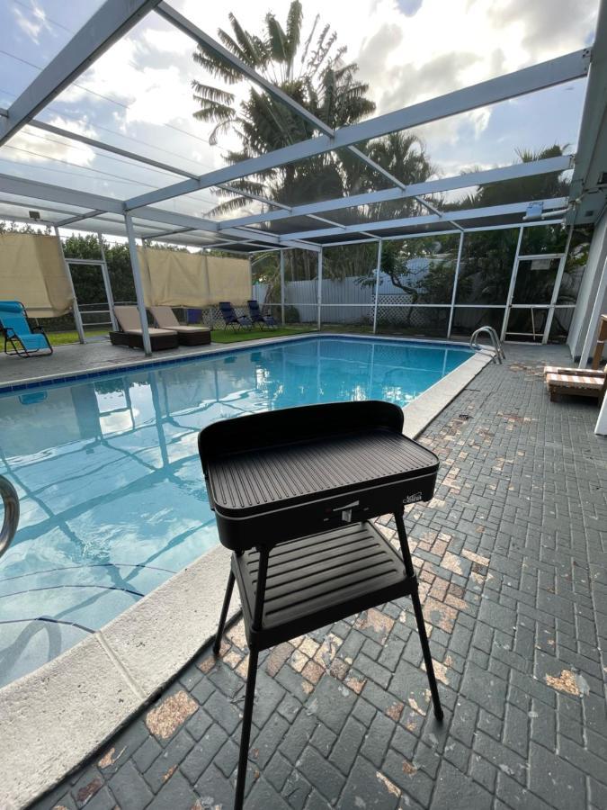 ハリウッド Pool Vacationヴィラ エクステリア 写真